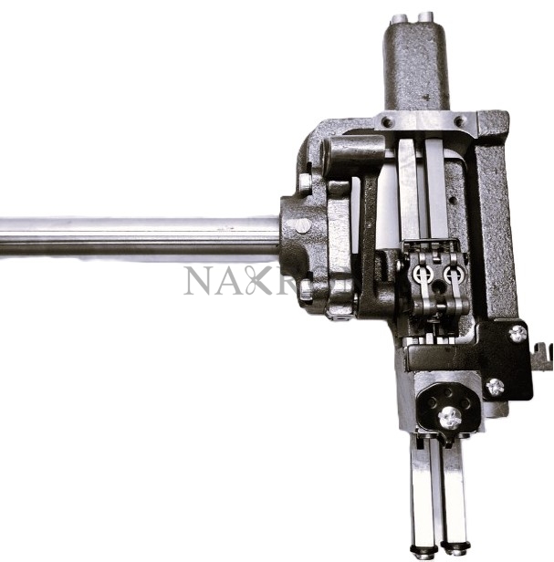 SB4331-001 Brother elektronik çiftiğne iğne mil hareket şaft dolu kovan SA8738 / SA4377